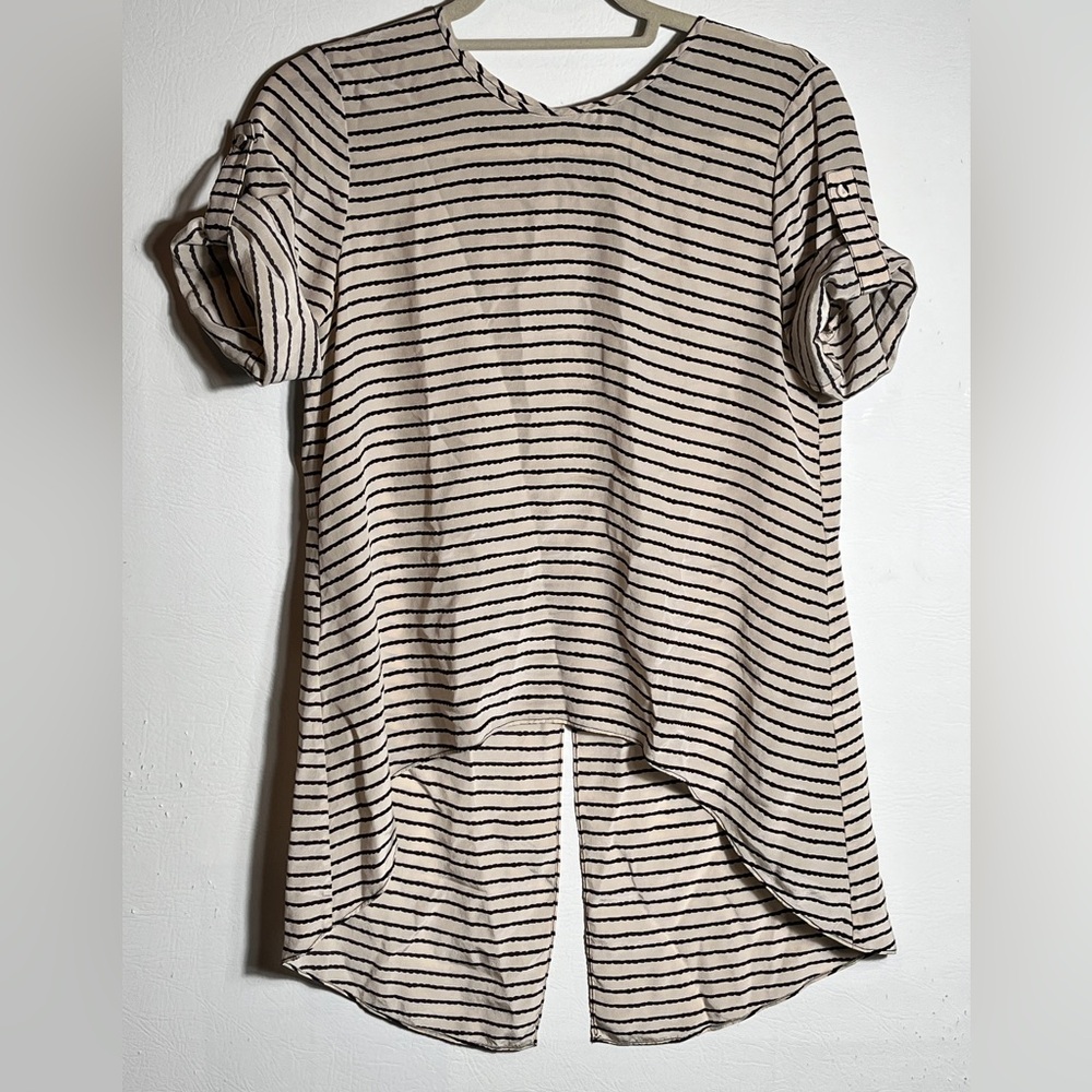 BCBGMaxAzria Black and Cream Striped Silk
Blouse High Low Small